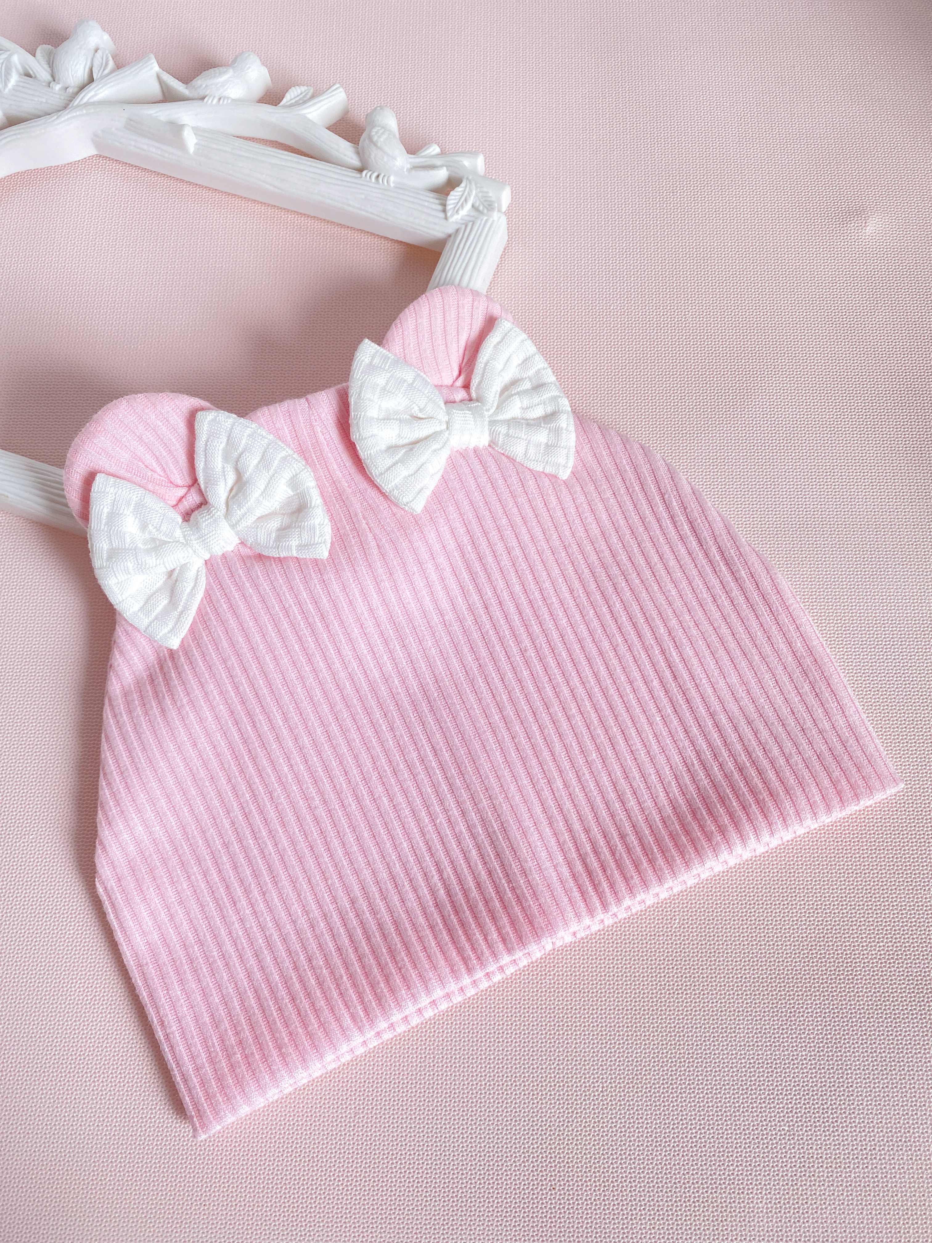 Шапка з вушками та бантиками ніжно-рожева🎀