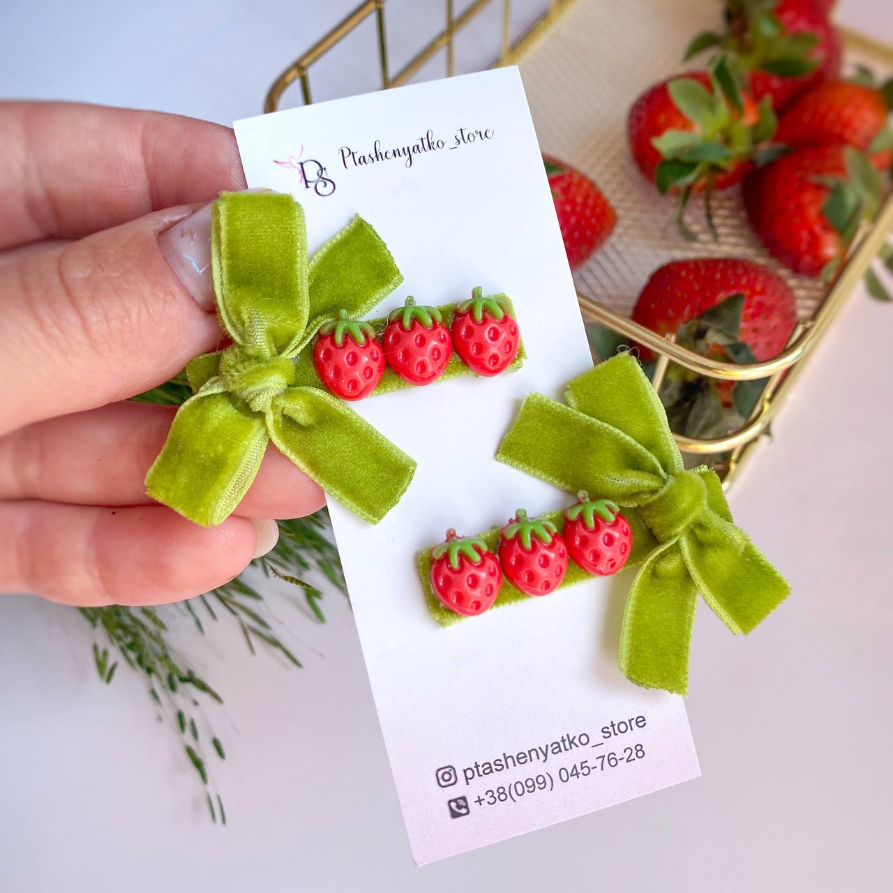 Заколки з полуничками🍓