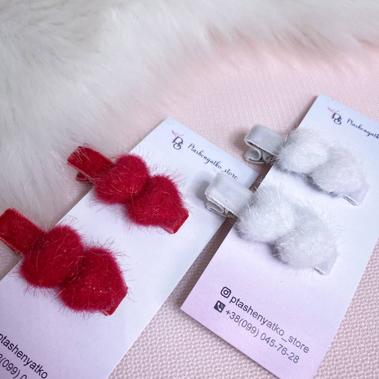 Заколки з 2 пухнастими сердечками 🤍❤️